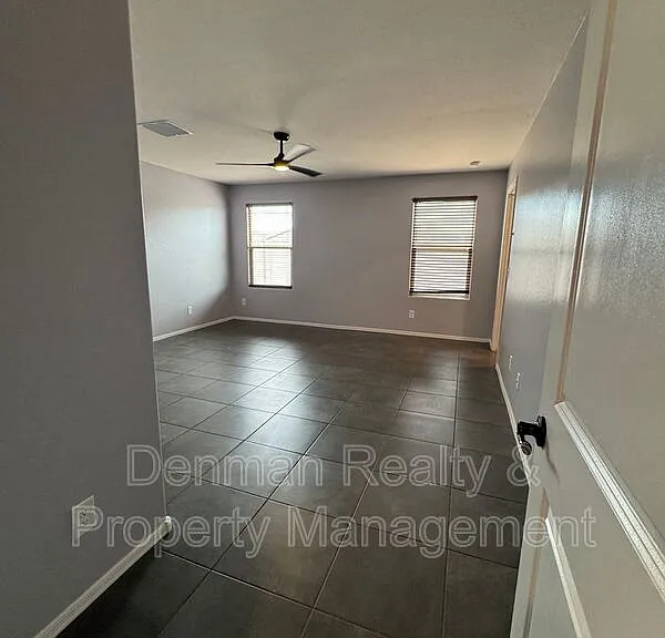 1633 W Pinkley Ct — Photo 16