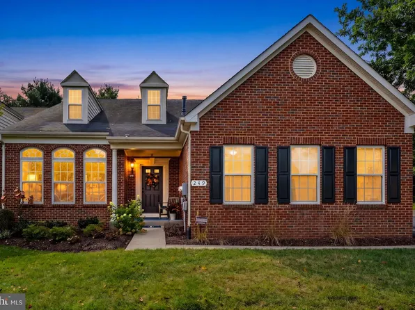 249 Sapphire Ct, Warrenton, VA 20186