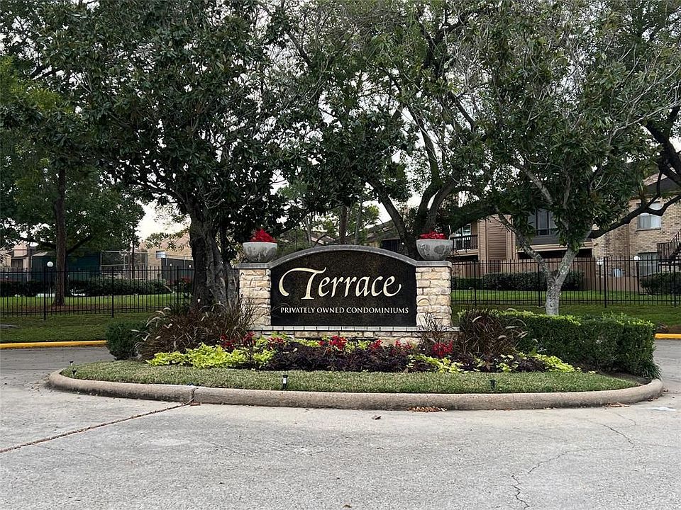 1st image of 10555 Turtlewood Ct Unit 1307