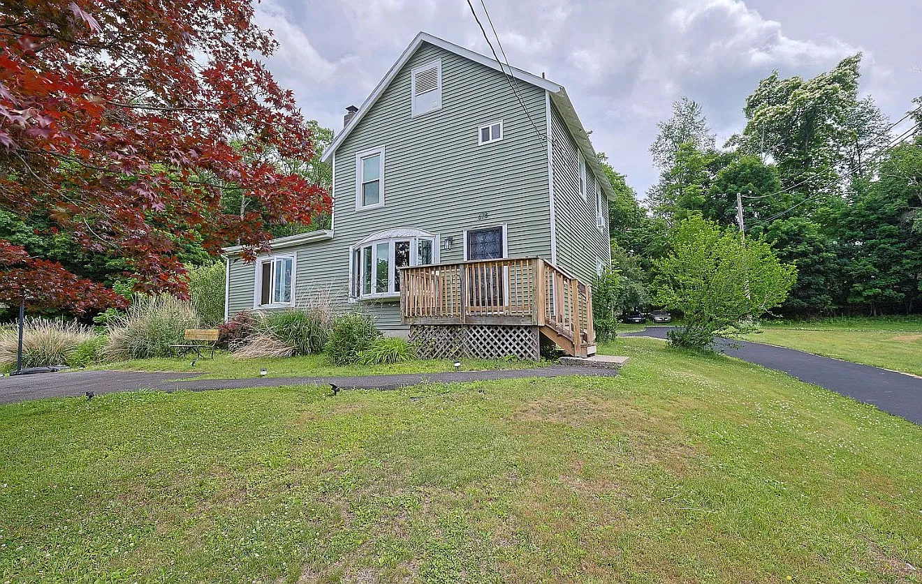 4 bed, 1861 sqft, $3,900 — Photo 2