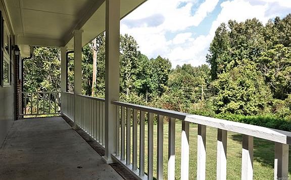 3rd image of 2100 Winterfield Dr