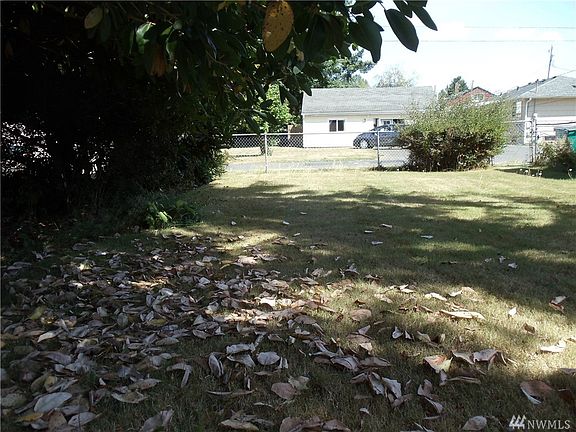 4th image of 1522 San Francisco Ave NE