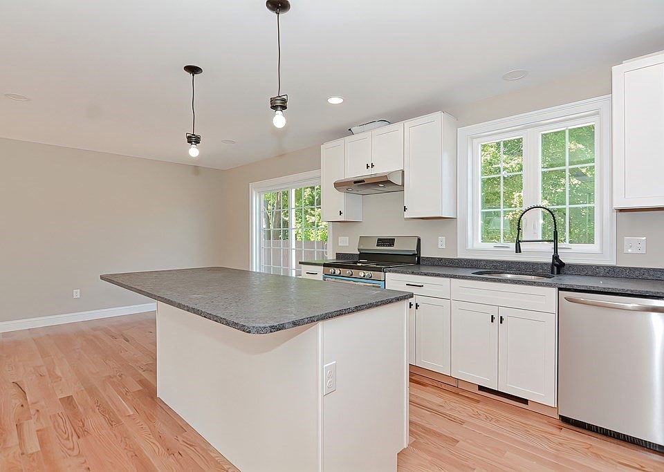 133 Southwick St, Fitchburg, MA 01420 MLS 73118166 Zillow