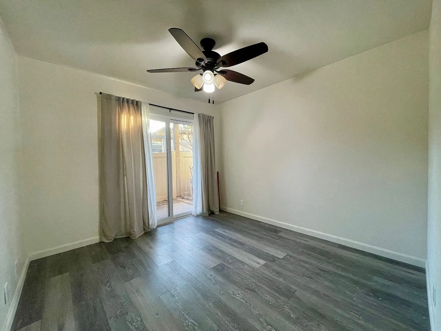 Gorgeously Remodeled 3 Bedroom 2 Bathroom in Rancho SD! — Photo 3