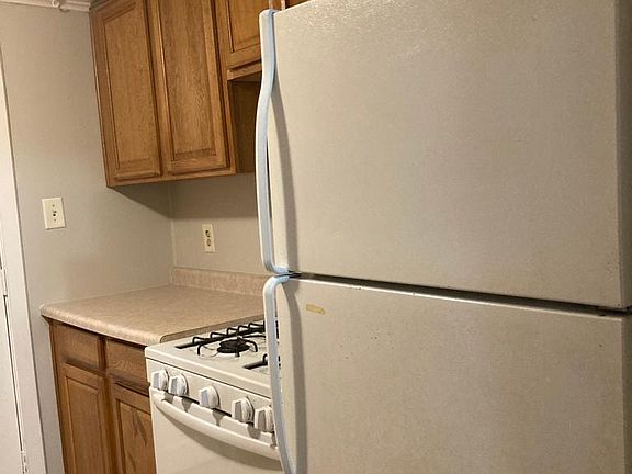 3rd image of 2732 Kenwood St Unit 1