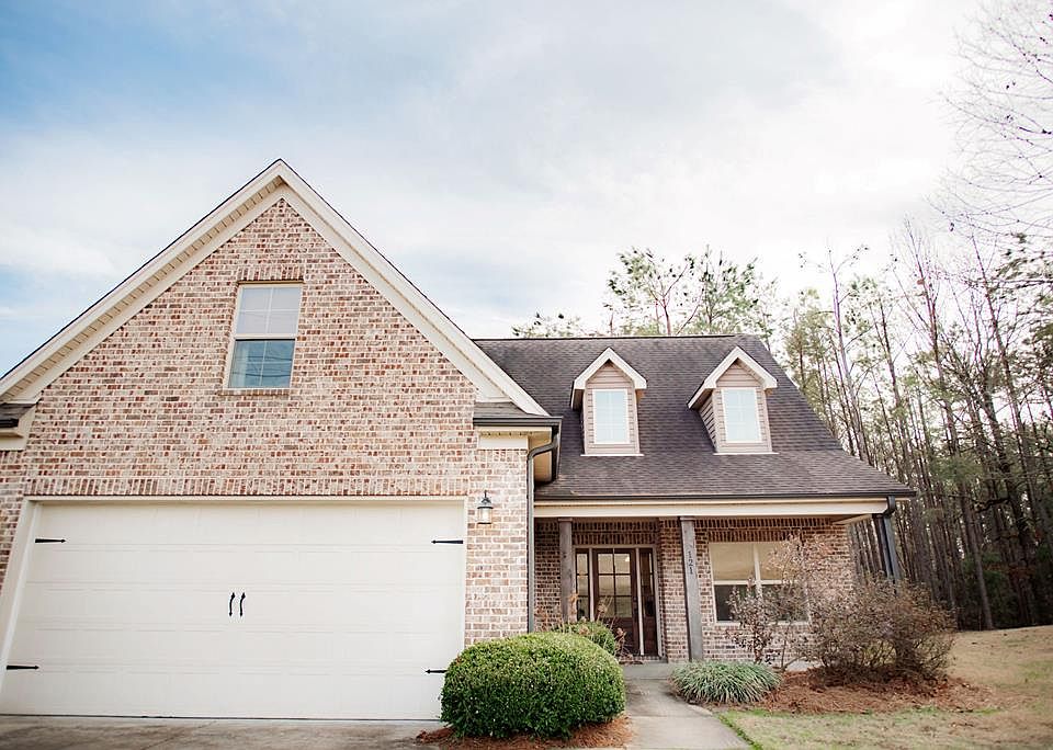 1st image of 121 Lakes Dr S