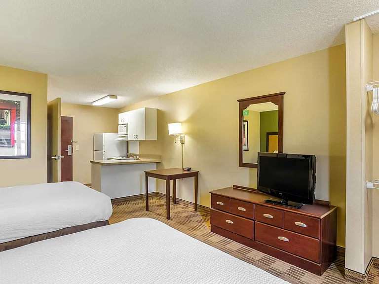 Studio Suite - 2 Full Beds