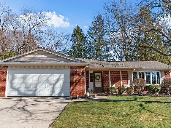 3rd image of 380 Lytton Way