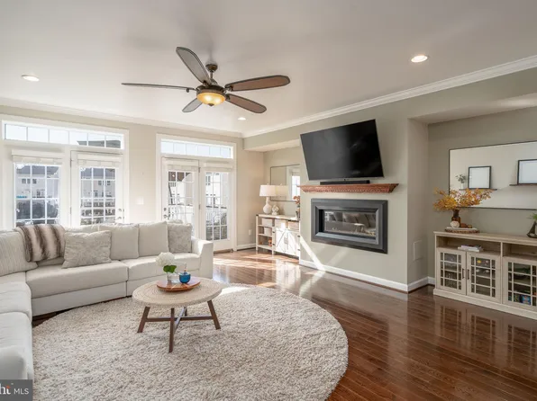 42211 Plainridge Ter, Aldie, VA 20105