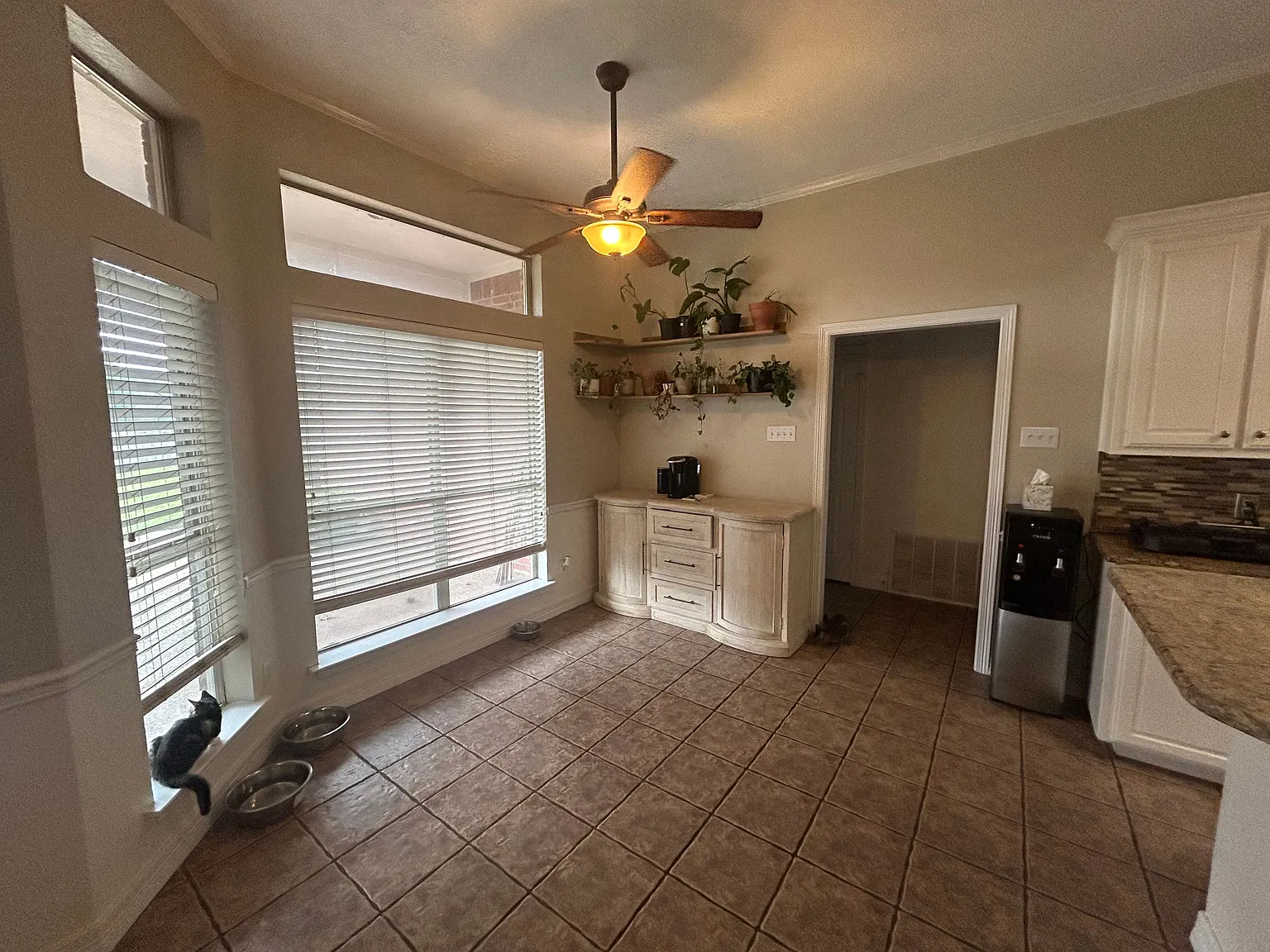 1 bed, 1.0 bath, 2276 sqft, $800 — Photo 4