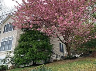 4 Prospect St, Highlands, NJ 07732
