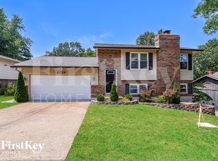 2729 Chalet Forest Dr, Saint Louis, MO 63129