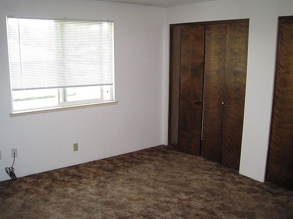 2nd image of 305 Liberty St #C