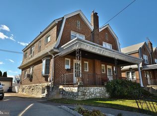 1826 Hoffnagle St, Philadelphia, PA 19152