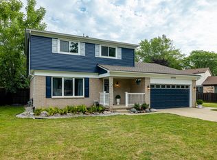 39740 Coronation Rd, Canton, MI 48188