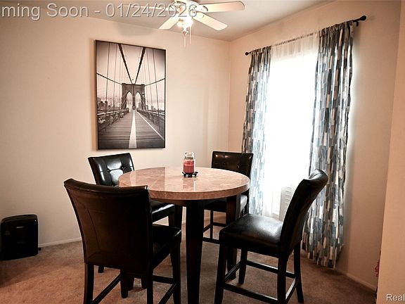 5th image of 16285 Raleigh Square Dr