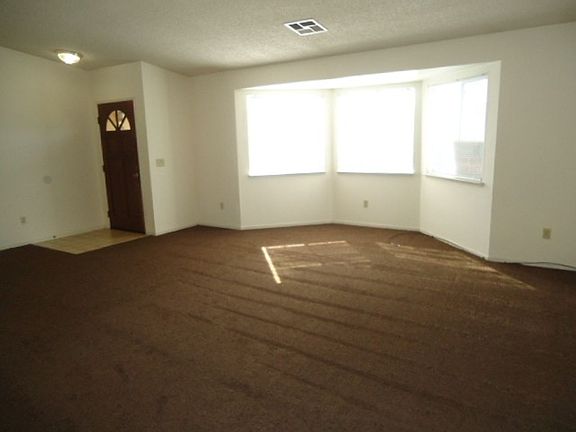 3rd image of 664 N Verdugo Dr