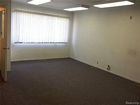 3rd image of 1179 Sylvertis Dr