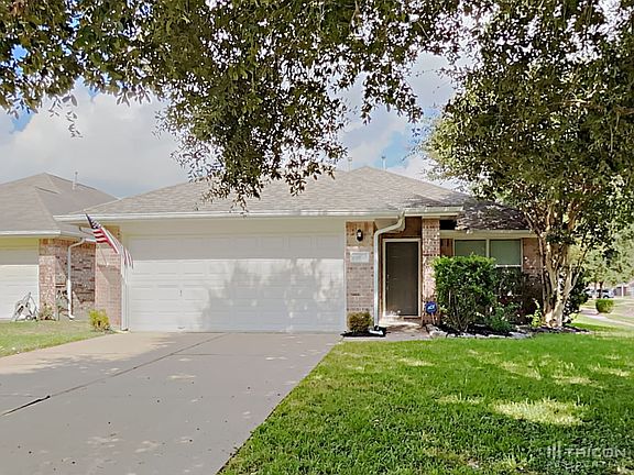 2nd image of 19830 Whispering Hollow Ln