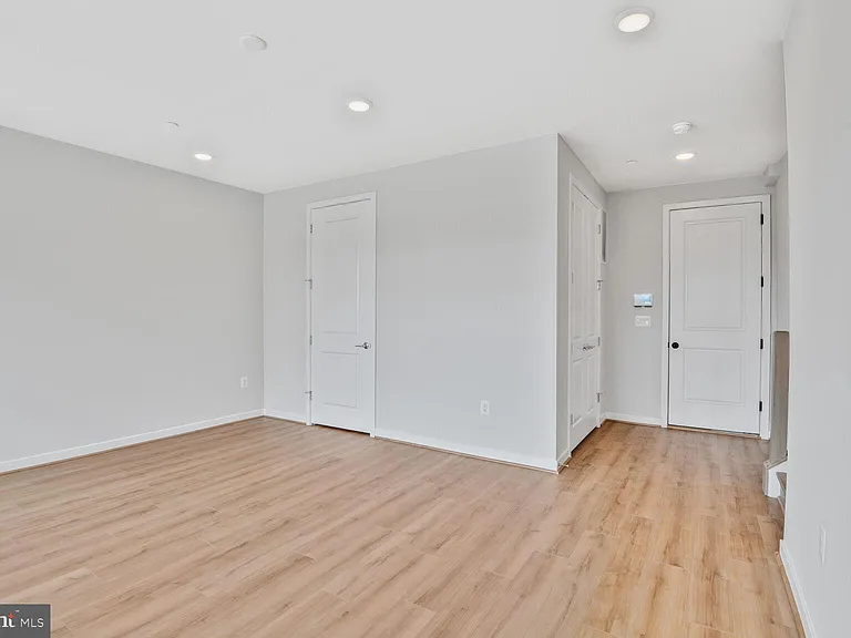 5933 Stonehenge Pl — Photo 6