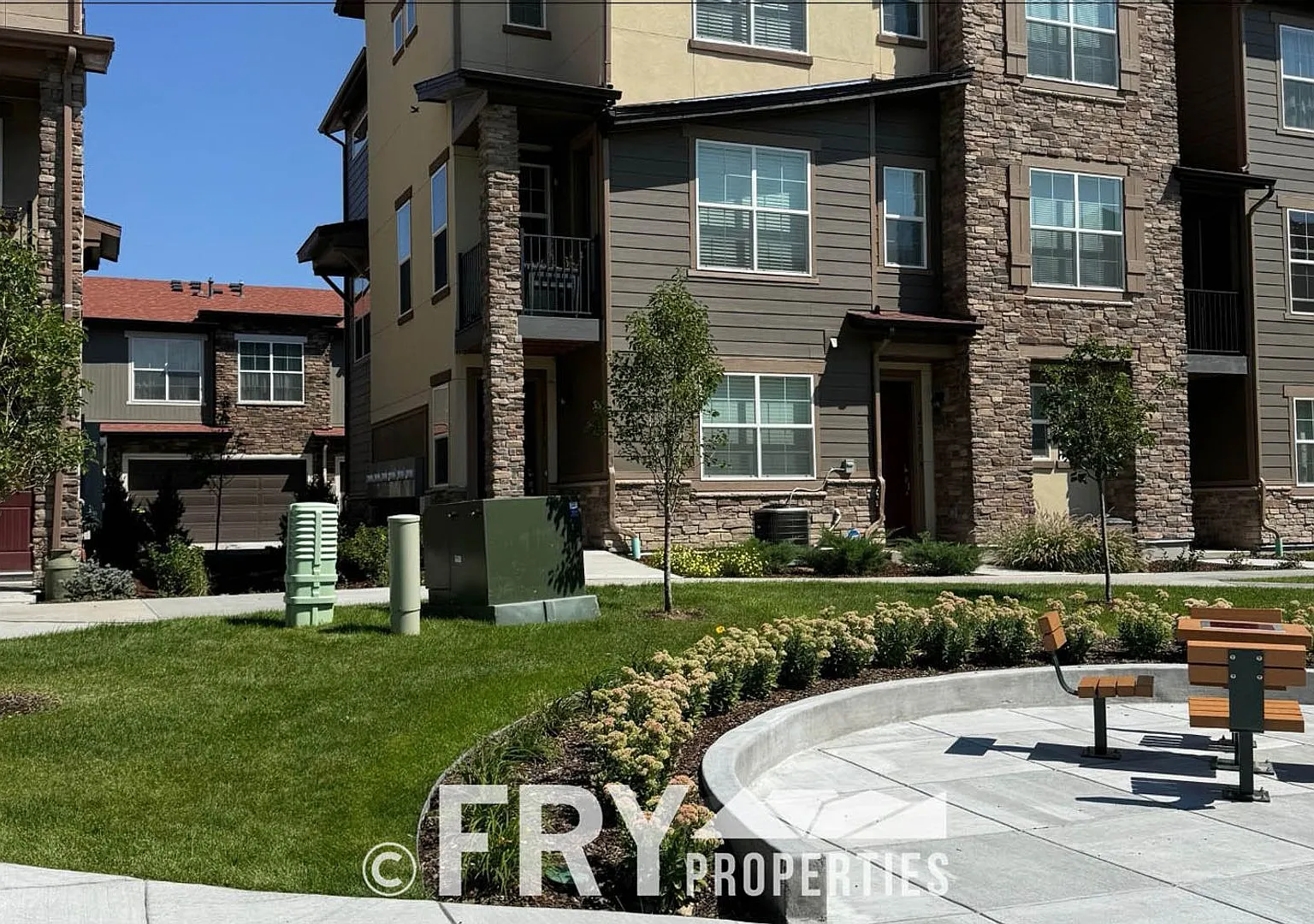 Great Townhome in Amazing Location — Photo 1