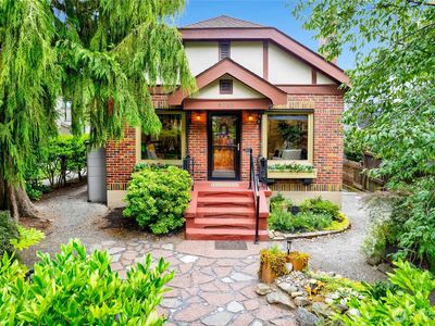 5250 35th Avenue NE, Seattle, WA, 98105