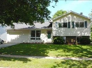 1309 Rutledge Rd, Bloomington, IL 61704