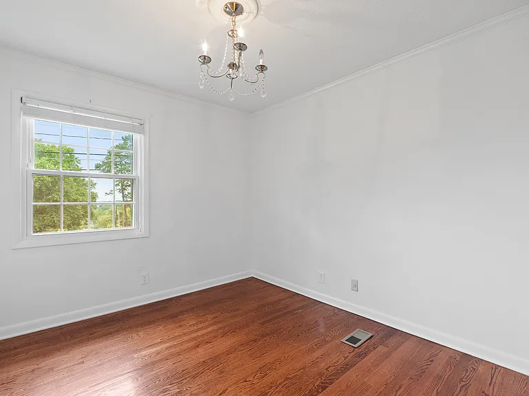 8045 Sabre Dr — Photo 11
