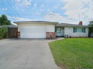 4944 E Sooner Dr, Fresno, CA 93727