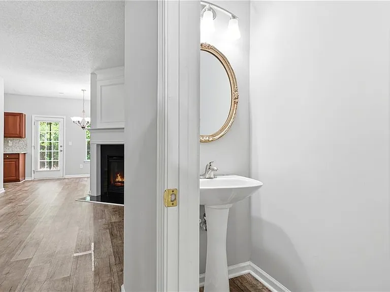 5682 Lawley Dr — Photo 18