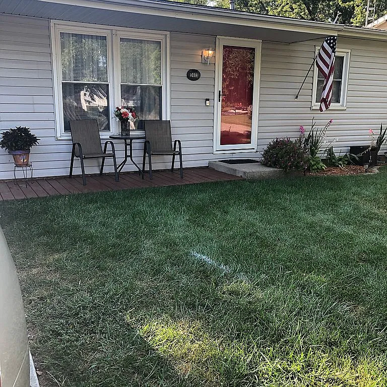 2403 Southwood Dr photo 1