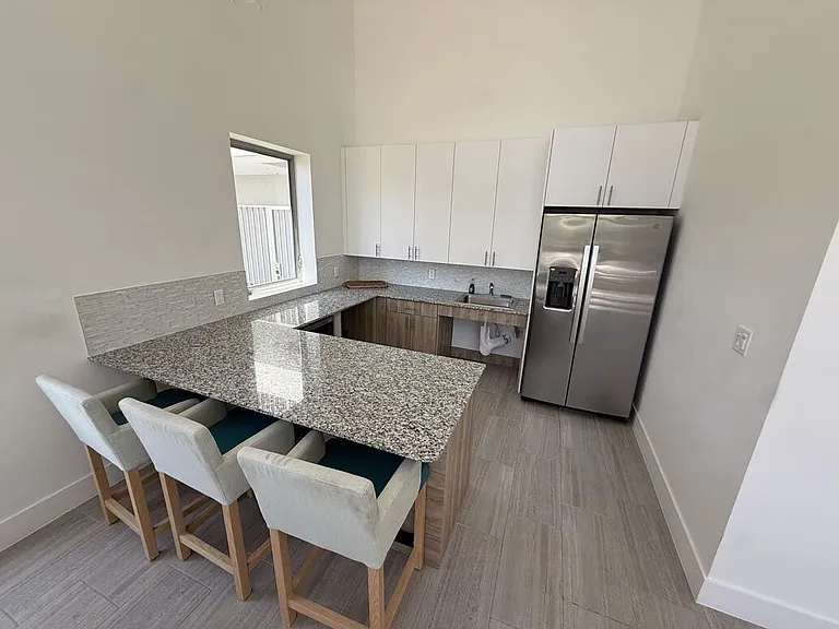 Superior Manor II — Photo 27