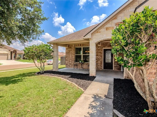 1012 Broadmoor St, Victoria, TX 77904