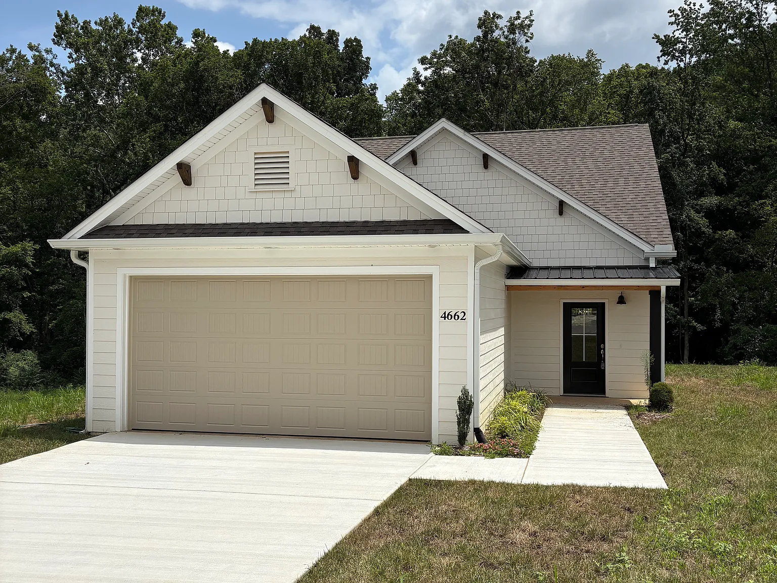 3 bed, 2.5 bath, 1505 sqft, $2,300 — Photo 2