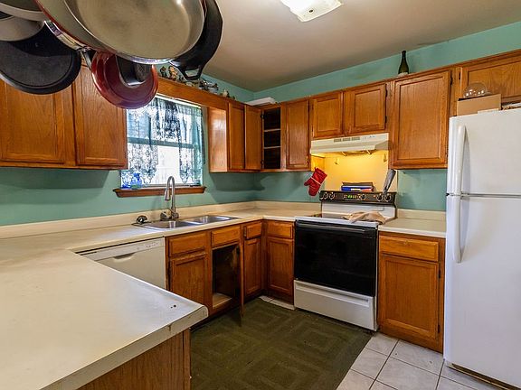 3rd image of 2407 W Sunset Dr