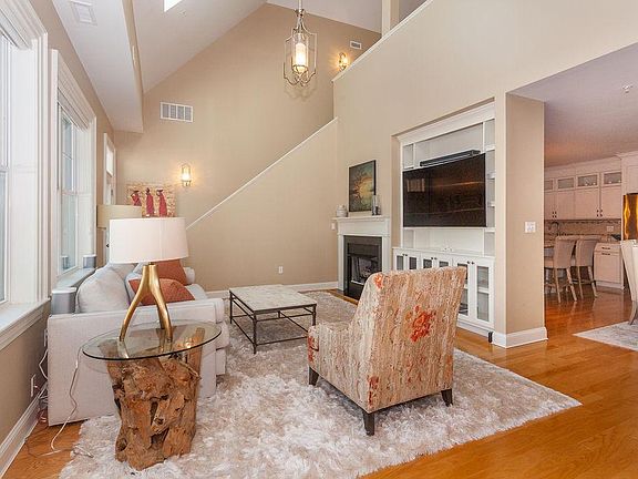 5th image of 30 Taylor Dr Unit 3004