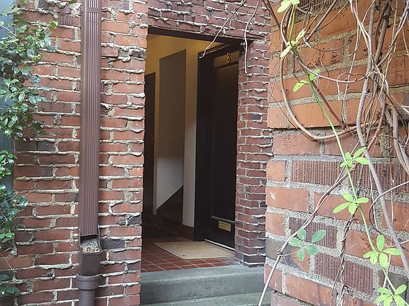 2nd image of 2182 NW Hoyt St APT 16