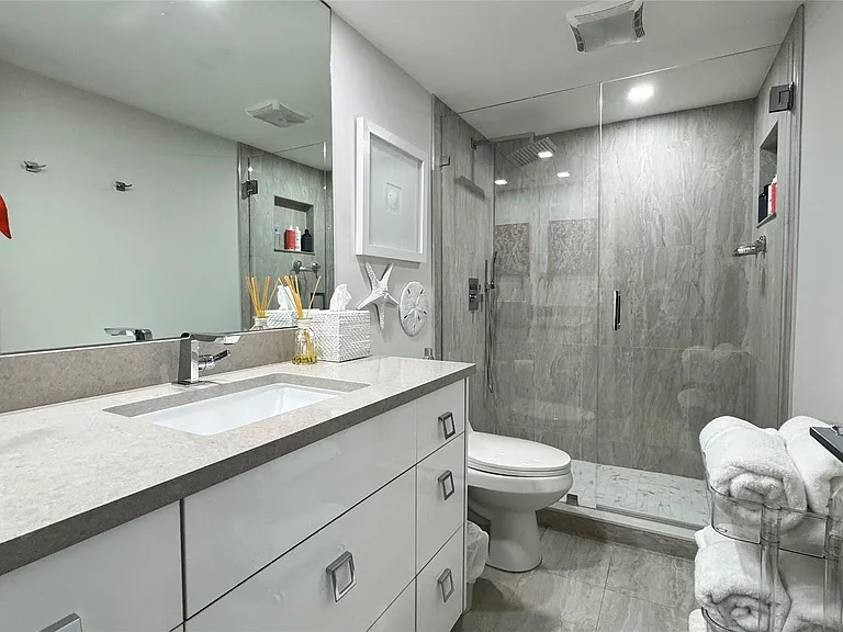 5100 N Ocean Blvd #313 — Photo 12