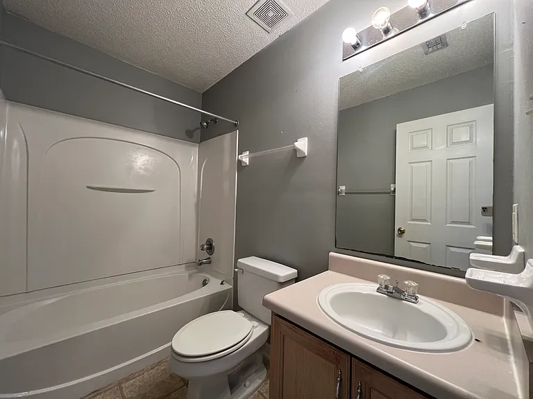 8380 Jeptha Ct — Photo 5