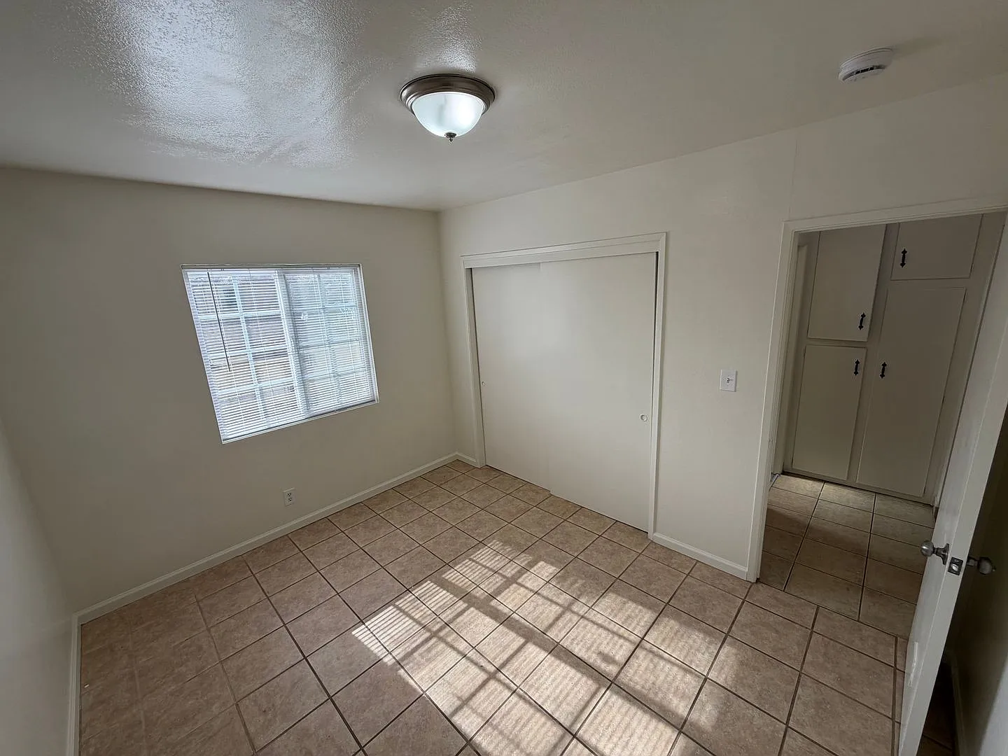 311 E. McElhaney Avenue Apartments — Photo 3