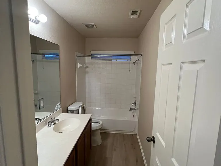 200 Picadilly Dr — Photo 6