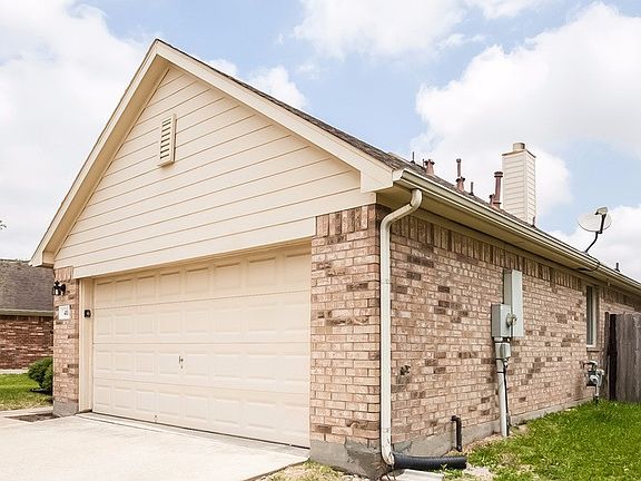 2nd image of 411 Sun River Ln