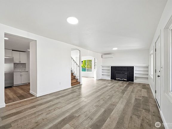2nd image of 4021 Bell Street