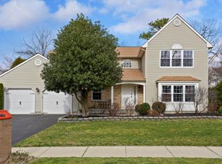 10 Winchester Dr, Howell, NJ 07731