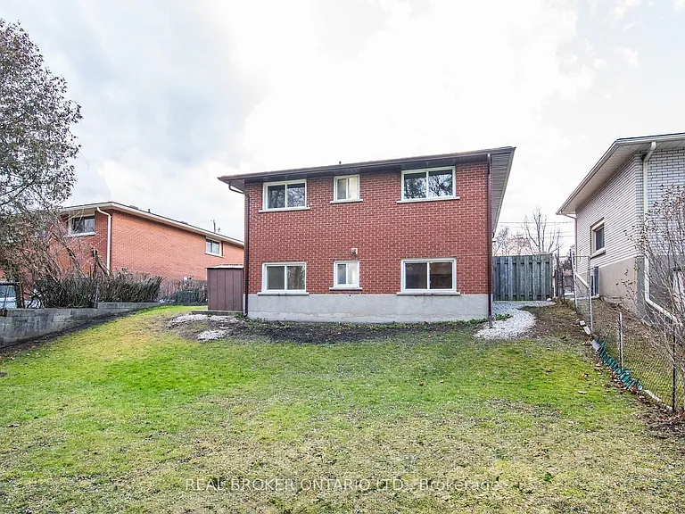 374 Southill Dr — Photo 12