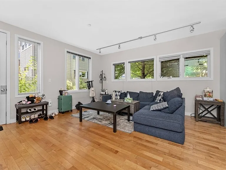 24 Bay State Rd #5 — Photo 6
