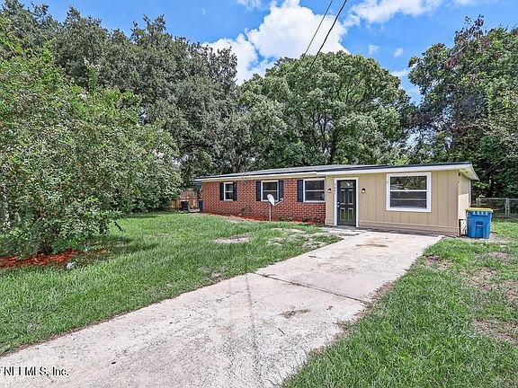2nd image of 2441 Lake Lucina Dr