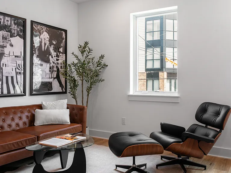 2456 Frankford Ave — Photo 42