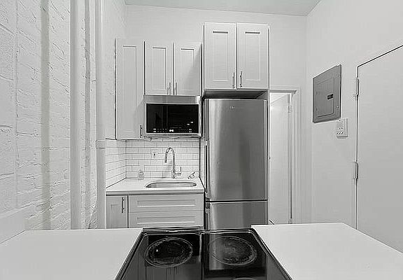 5th image of 8 Saint Marks Pl APT 3A