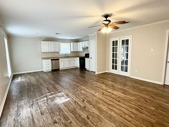 3rd image of 128 Lakewood Dr